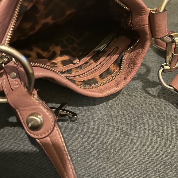 B. Makowsky Women’s Purple, Leather, Buckle, Crossbody Bag, EUC - Picture 6 of 6